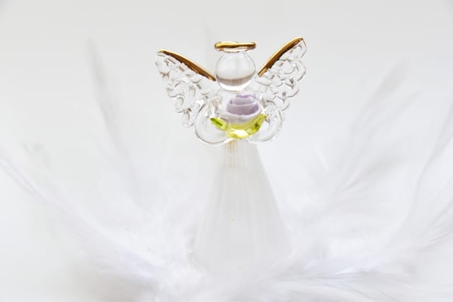 エンジェルナンバーと天使のイメージ画像