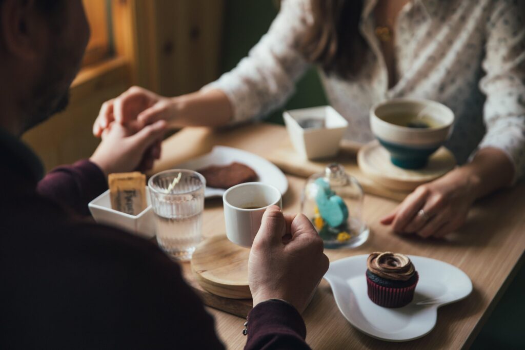 複数人と会うなら同時進行は当たり前!その理由は?