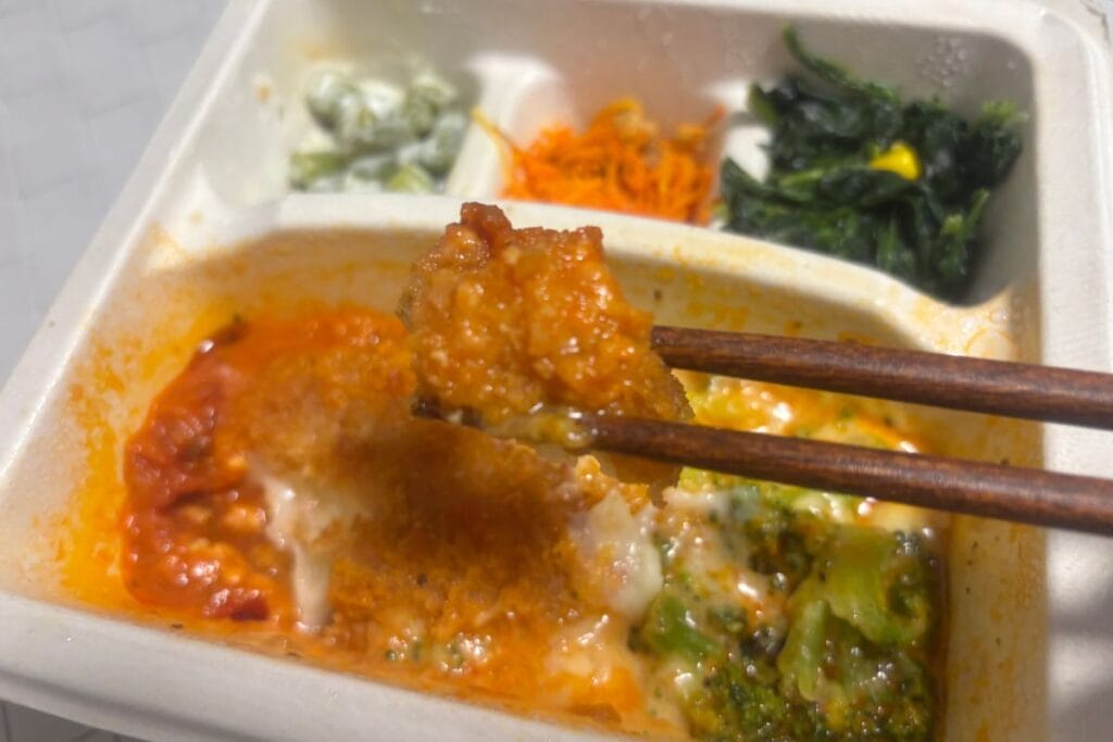 クリームコロッケグラタン 箸で持ったところ