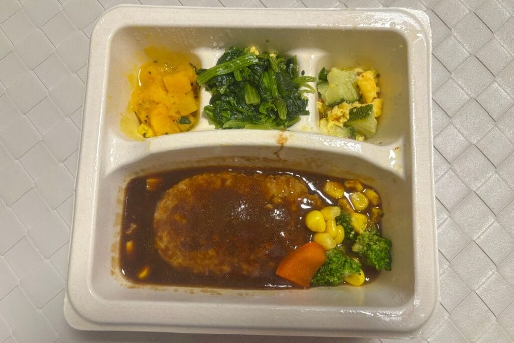 ハンバーグと彩り温野菜のデミ
