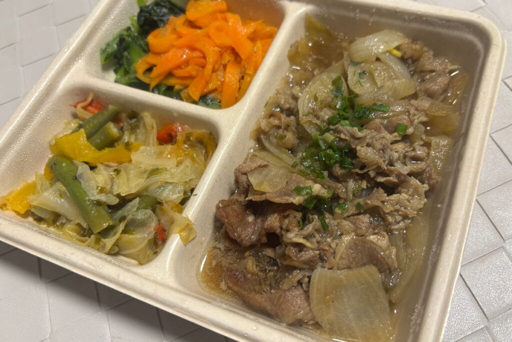 定番人気!旨みタレを絡めた牛バラ焼肉 アップ