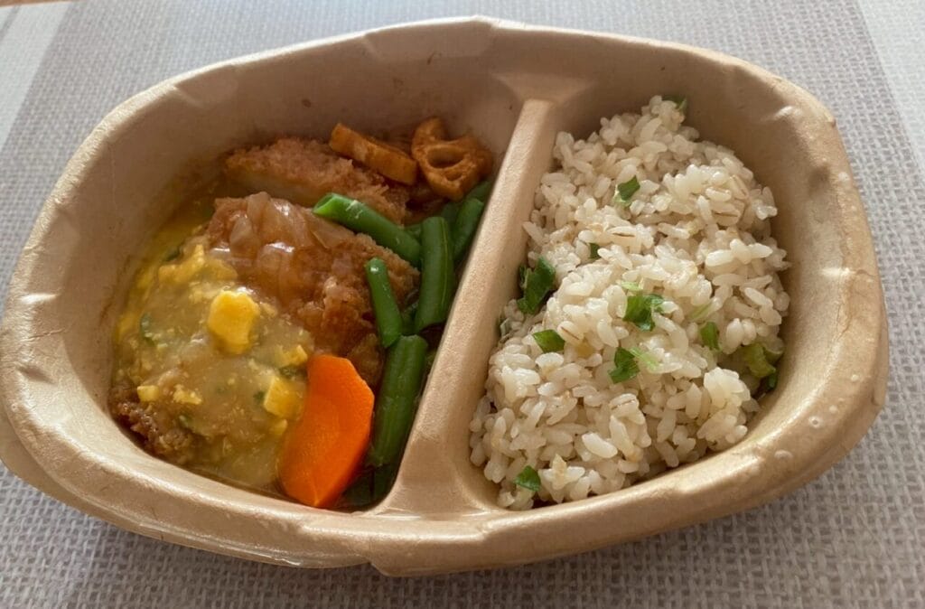 ニップンよくばり御膳 生姜ご飯ととんかつ卵とじ風写真