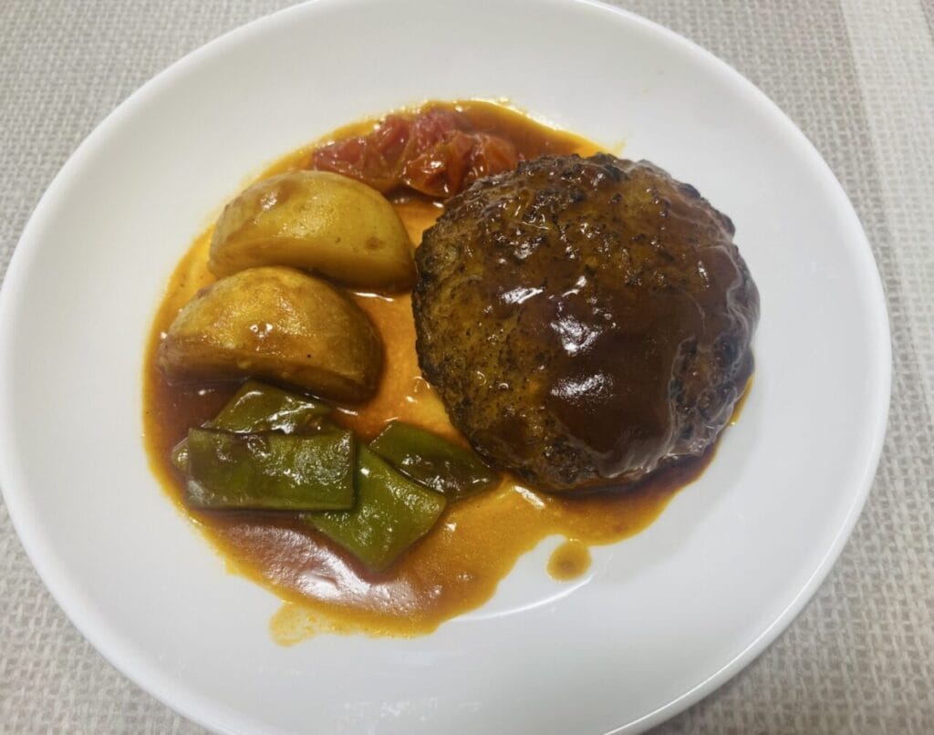 たっぷり温野菜の濃厚デミグラスハンバーグ 画像